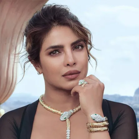 مجوهرات أيقونية SYMBOLIC JEWELS