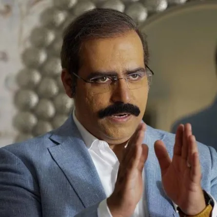 عبد الله التركماني من كواليس مسلسل مفتاح صول -  صورة من حسابه الرسمي على انستغرام