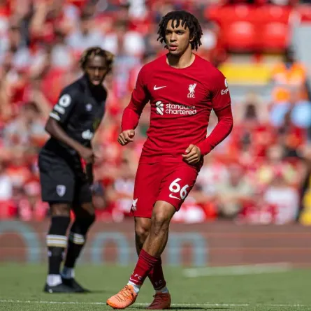 صورة من مباراة ليفربول وبورنموث