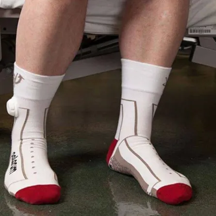 ابتكار جوارب ذكية تقلل من مخاطر سقوط المرضى في المستشفيات