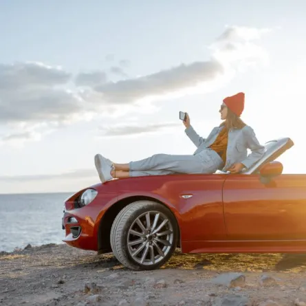 تجنب الأماكن المزدحمة والمليئة بالحشود أثناء السفر وقت التصوير