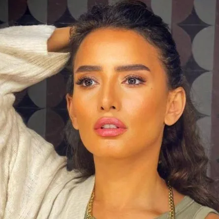 زينة - صورة من صفحتها الرسمية على انستغرام