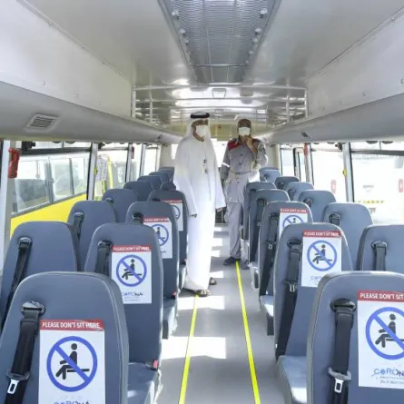 حملات تفتيشية على الحافلات المدرسية في دبي. الصورة من مكتب دبي الإعلامي