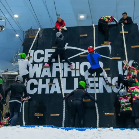 تحدي الثلج. الصورة من مكتب دبي الإعلامي