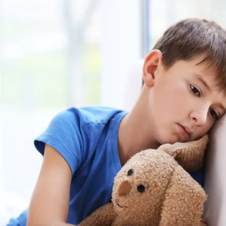 صورة لطفل مصاب بالاكتئاب