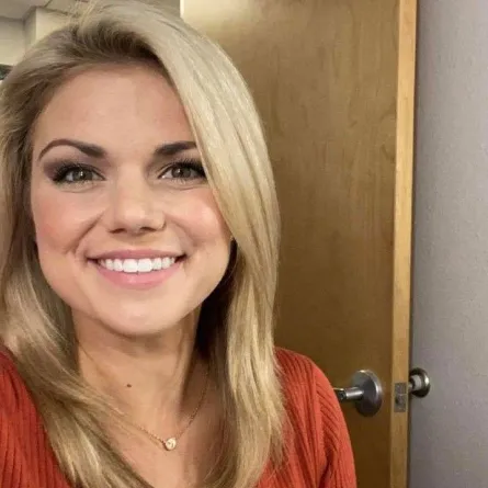 صورة مقدمة نشرة الأخبار الأمريكية نينا باتشولكي