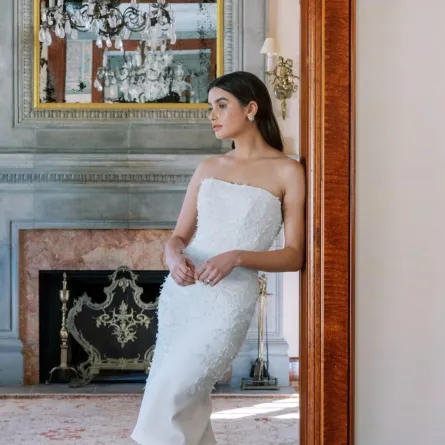 فستان زفاف بتصميم بسيط