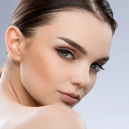 أفضل أنواع السيروم لحواجب ممتلئة وكثيفة