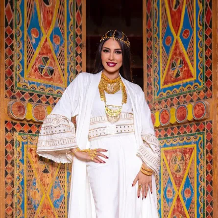 موديلات عبايات مطرّزة