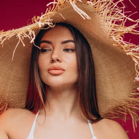 أفضل مستحضرات المكياج لقضاء يوم على الشاطئ