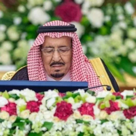 خادم الحرمين الشريفين يرأس جلسة مجلس الوزراء - الصورة من "واس"