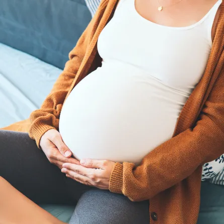 متى تبدأ تشققات البطن عند الحامل؟