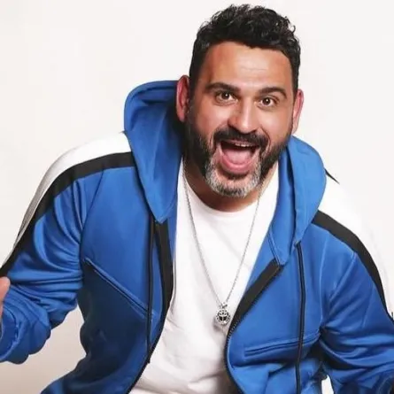 أكرم حسني - صورة من صفحته الرسمية على انستغرام