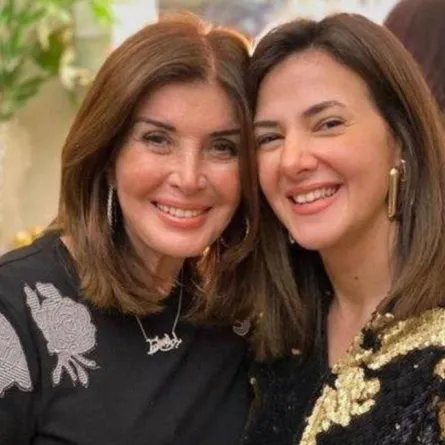 دنيا سمير غانم وميرفت أمين - صورة من حساب دنيا على فيسبوك