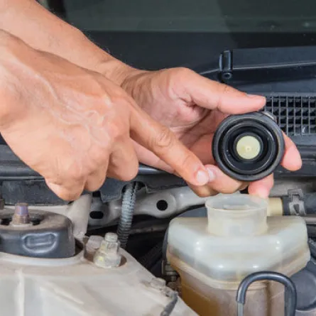 التأكد من مستوى الزيت 