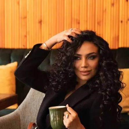 لبنى عبد العزيز - صورة من حسابها على انستغرام