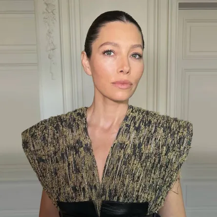 أفكار تسريحات شعر جيسيكا بيل