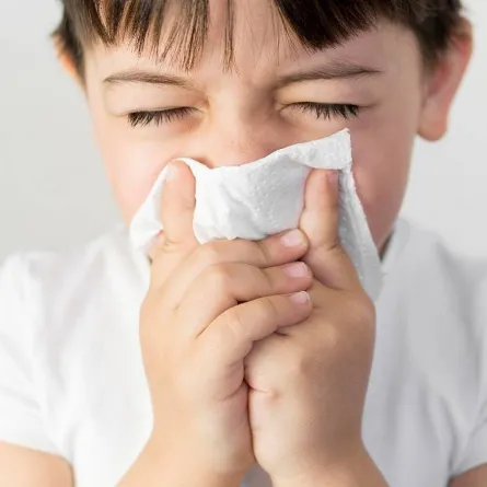صورة لطفل مصاب بالزكام