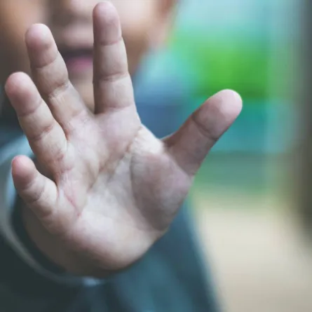 صورة لطفل يرفض الصفع