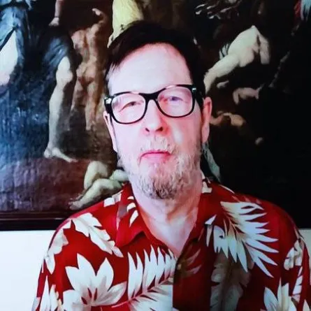 لارس فون ترير أثناء مشاركته في المؤتمر الصحفي في مهرجان فينيسيا- الصورة من حساب المهرجان على تويتر