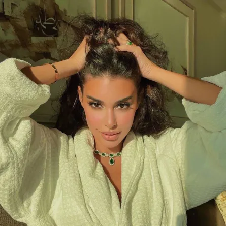 ياسمين صبري بالروب - الصورة من حسابها على إنستغرام