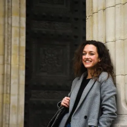 الأسنان البيضاء