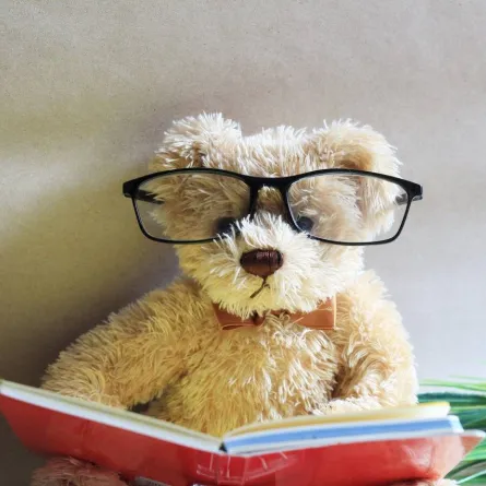 صورة تعبيرية عن القراءة للطفل