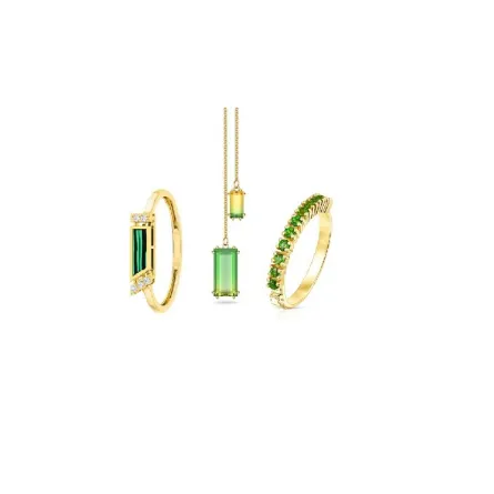 موديلات مجوهرات مرصعة بالكريستال الأخضر