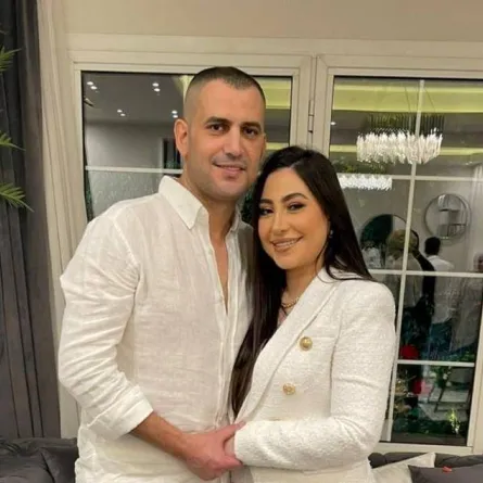 بوسي وزوجها الثاني هشام ربيع - الصورة من مكتبها الإعلامي