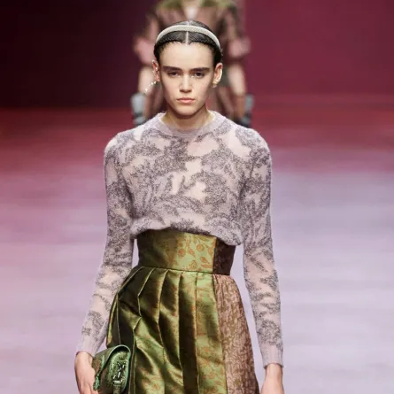 التصاميم الأنثوية موضة خريف 2022 Fall Feminine Style 