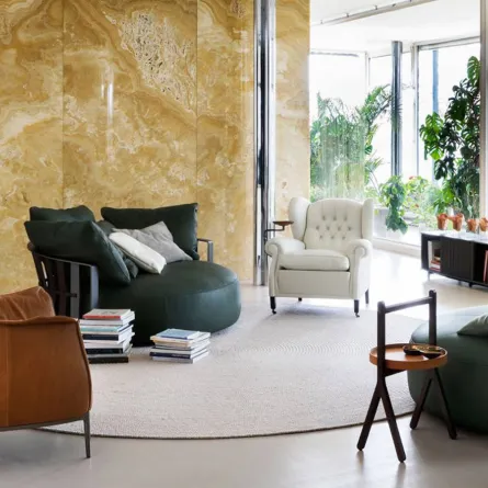 الكرسي الاستثنائي ..تحفة إبداعية لها عشاقها 