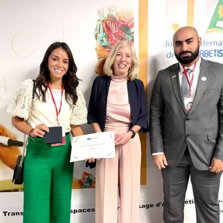   منصة "مدرسة" تفوز بجائزة "اليونسكو" الدولية لمحو الأمية. الصورة من مكتب دبي الإعلامي