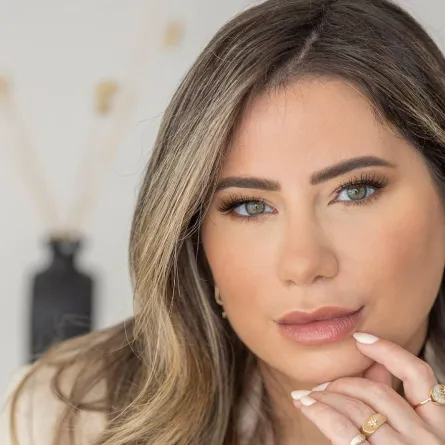 المصمّمة إيمان فواز: هناك قيمة عاطفية وراء كل قطعة مجوهرات أصمّمها 