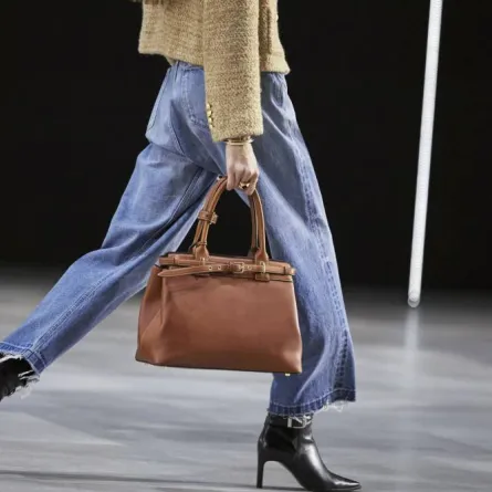 موديلات أحذية وحقائب للمرأة العاملة