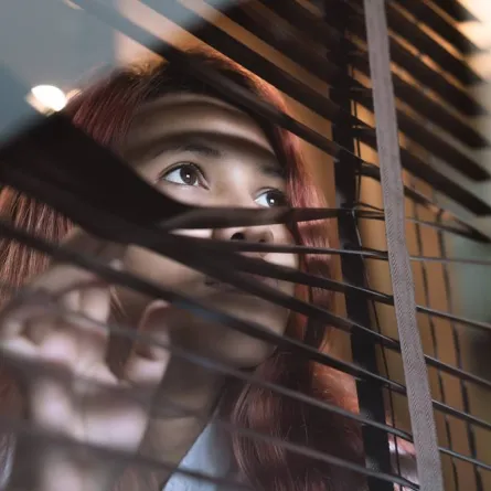 التجسّس على حياة الآخرين