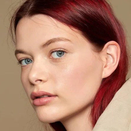 موضة البشرة الزجاجية لخريف 2022 Glass Skin Look