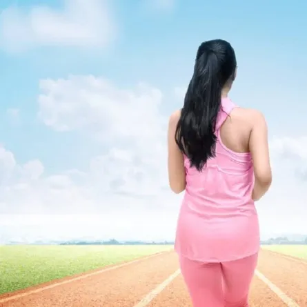 فوائد المشي على الريق