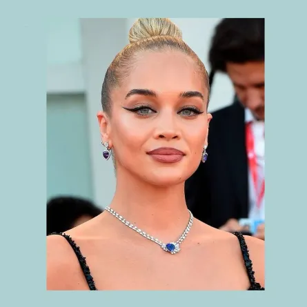 نجمات خطفن القلوب بمجوهرات ساحرة في آخر أيام مهرجان فينيسيا 79 