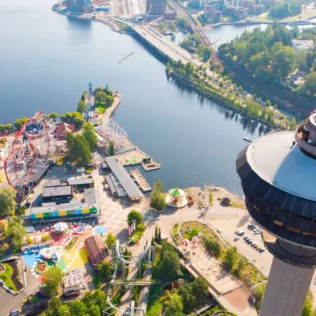 منصة نسينيولا في تامبيري - الصورة من موقع sarkanniemi.fi