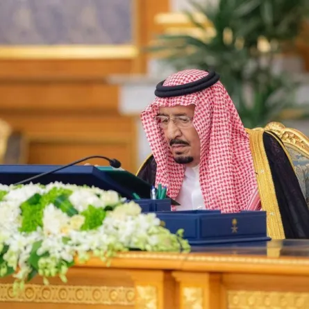 خادم الحرمين الشريفين يرأس جلسة مجلس الوزراء - الصورة من "واس"
