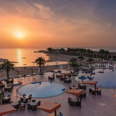 منتجع مينا هوليداي بيتش 