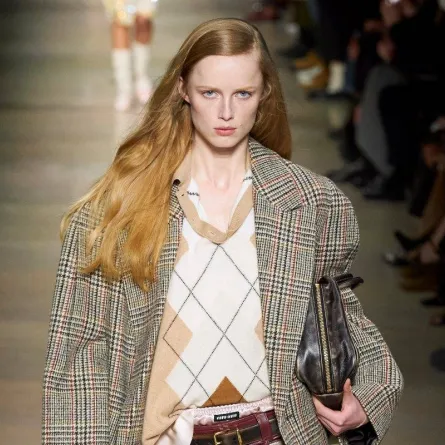 موديلات حقائب باللون البني