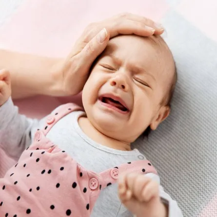 صورة لطفل يبكي