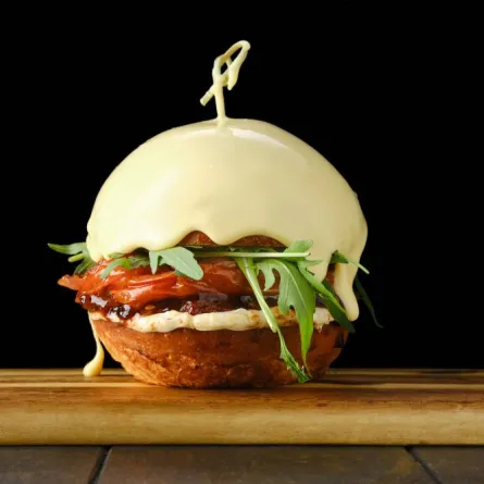 في اليوم العالمي للتشيز برجر .. تعرفوا إلى أفضل مطاعم التشيز برجر في الرياض