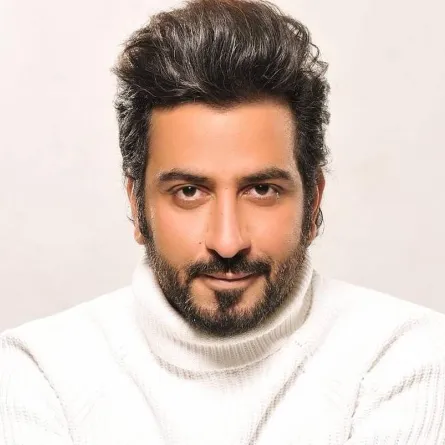 محمود بوشهري -  صورة من صفحته الرسمية على انستغرام