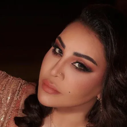 احلام- الصورة من حسابها على الانستغرام