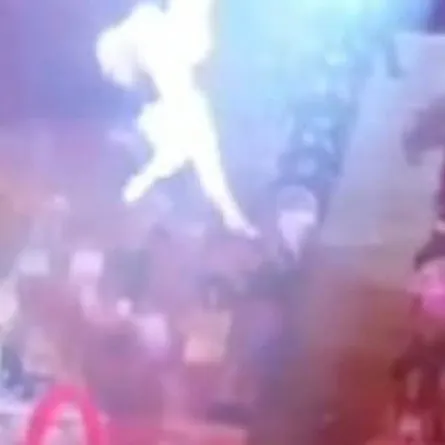 لاعبة سيرك روسية تسقط في الهواء أثناء تأديتها فقرة لتصاب ببعض الكسور