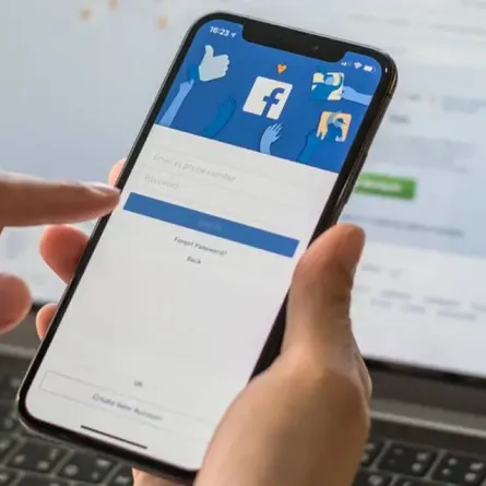 كيفية حذف حسابك على Facebook نهائيًا على الهاتف أو الكمبيوتر وتنزيل بياناتك الشخصية