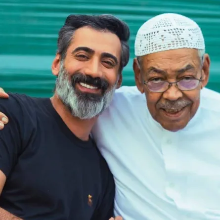 محمد العلوي برفقة الفنان سعد الفرج - صورة من صفحته على انستغرام