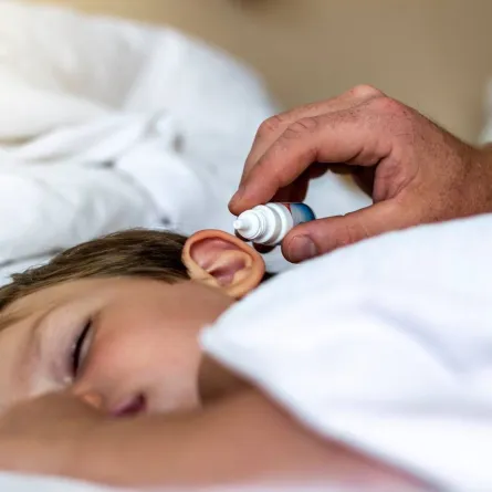 صورة لقطرة الأذن